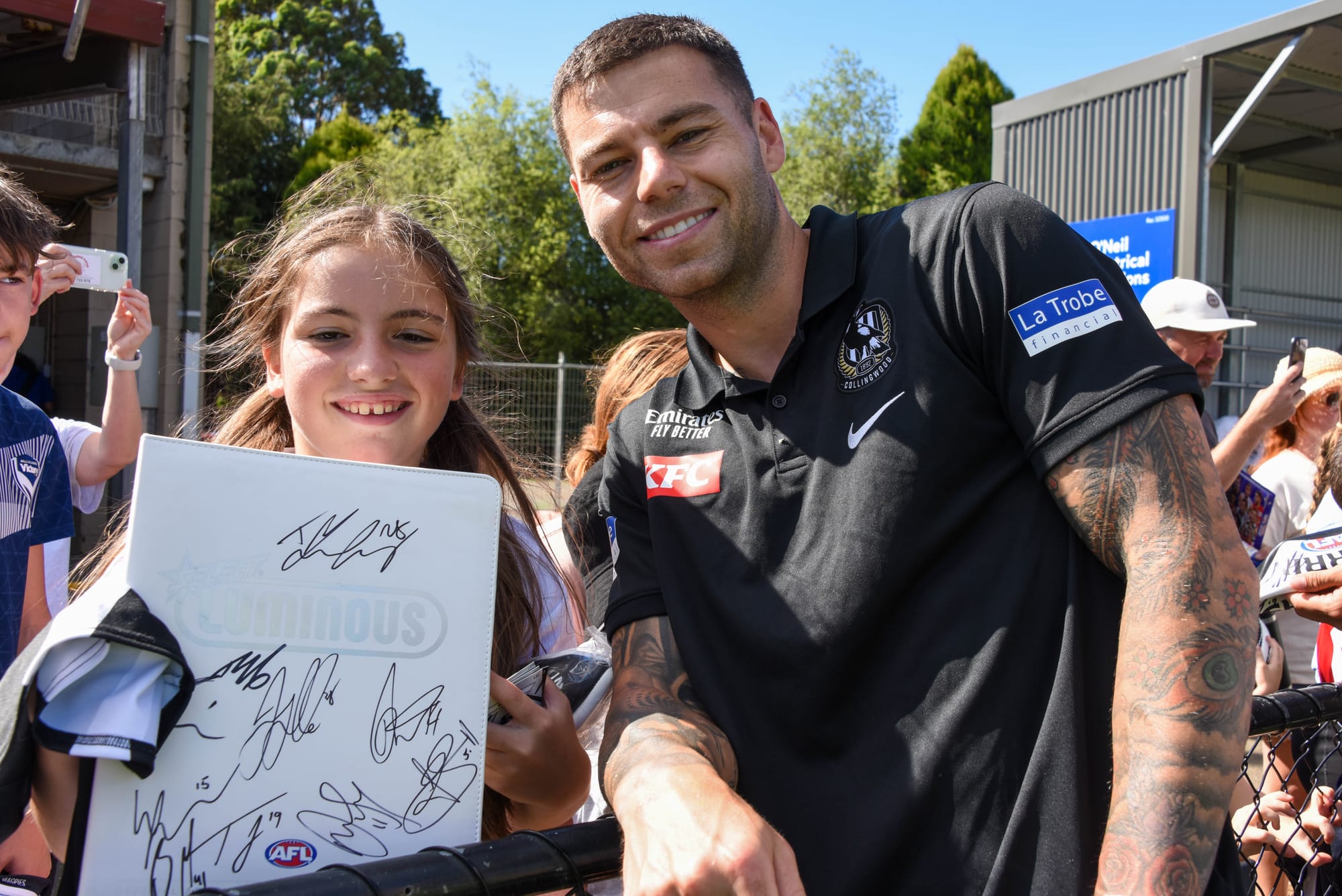 Warragul turns black and white