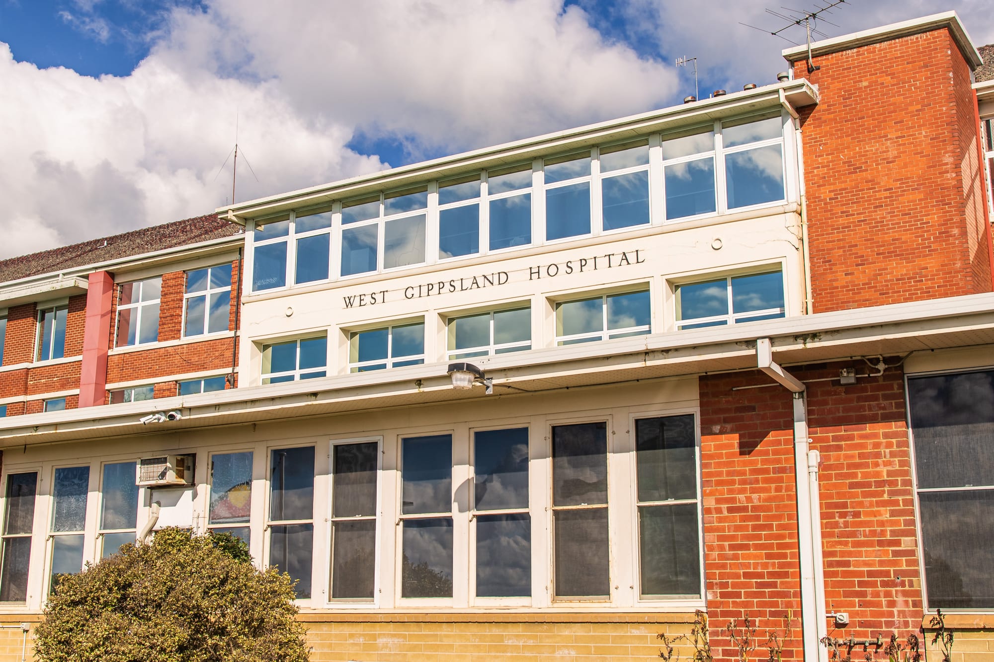 Hospital chief's term ending