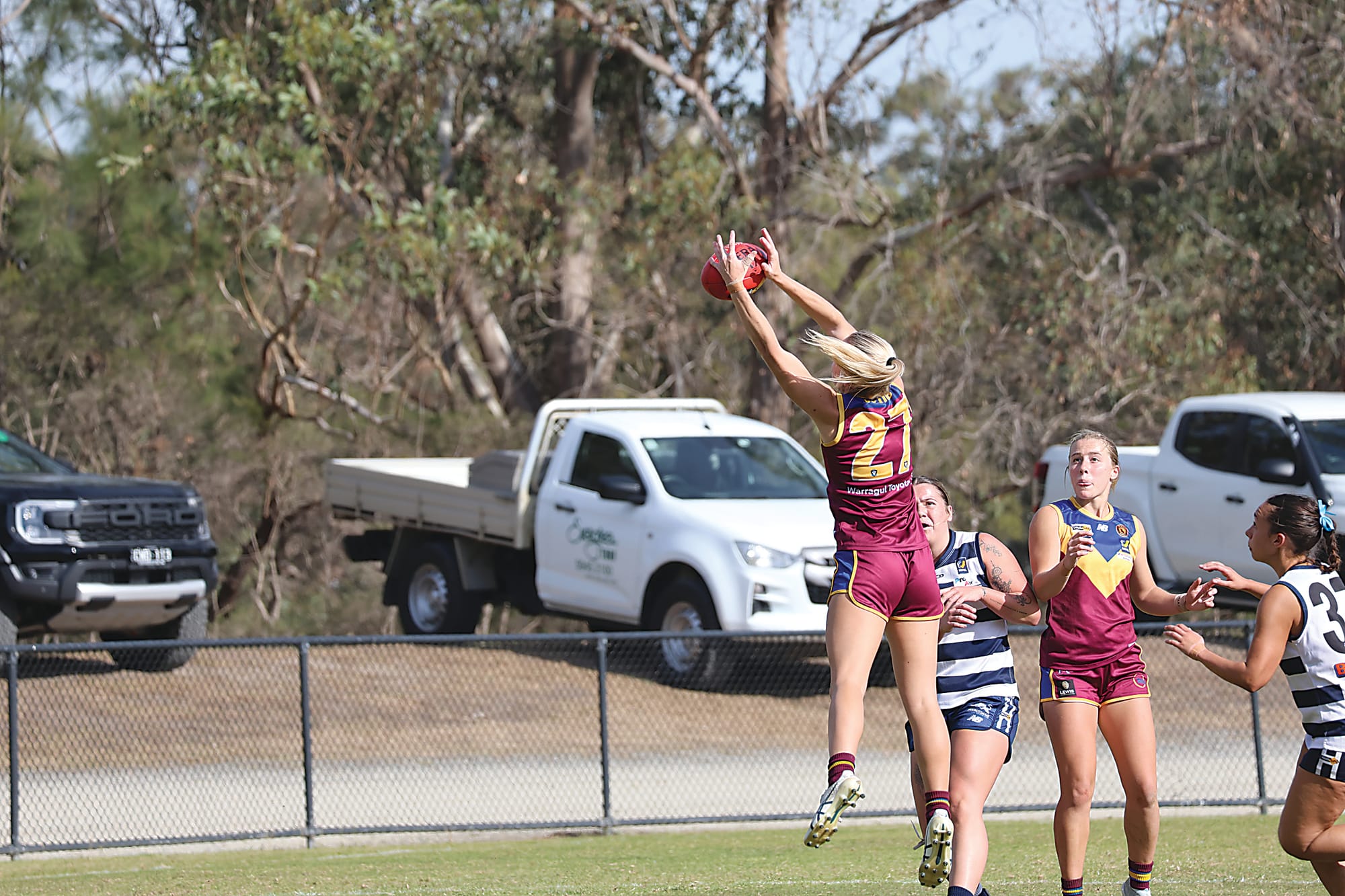 Dominant day for Dusties