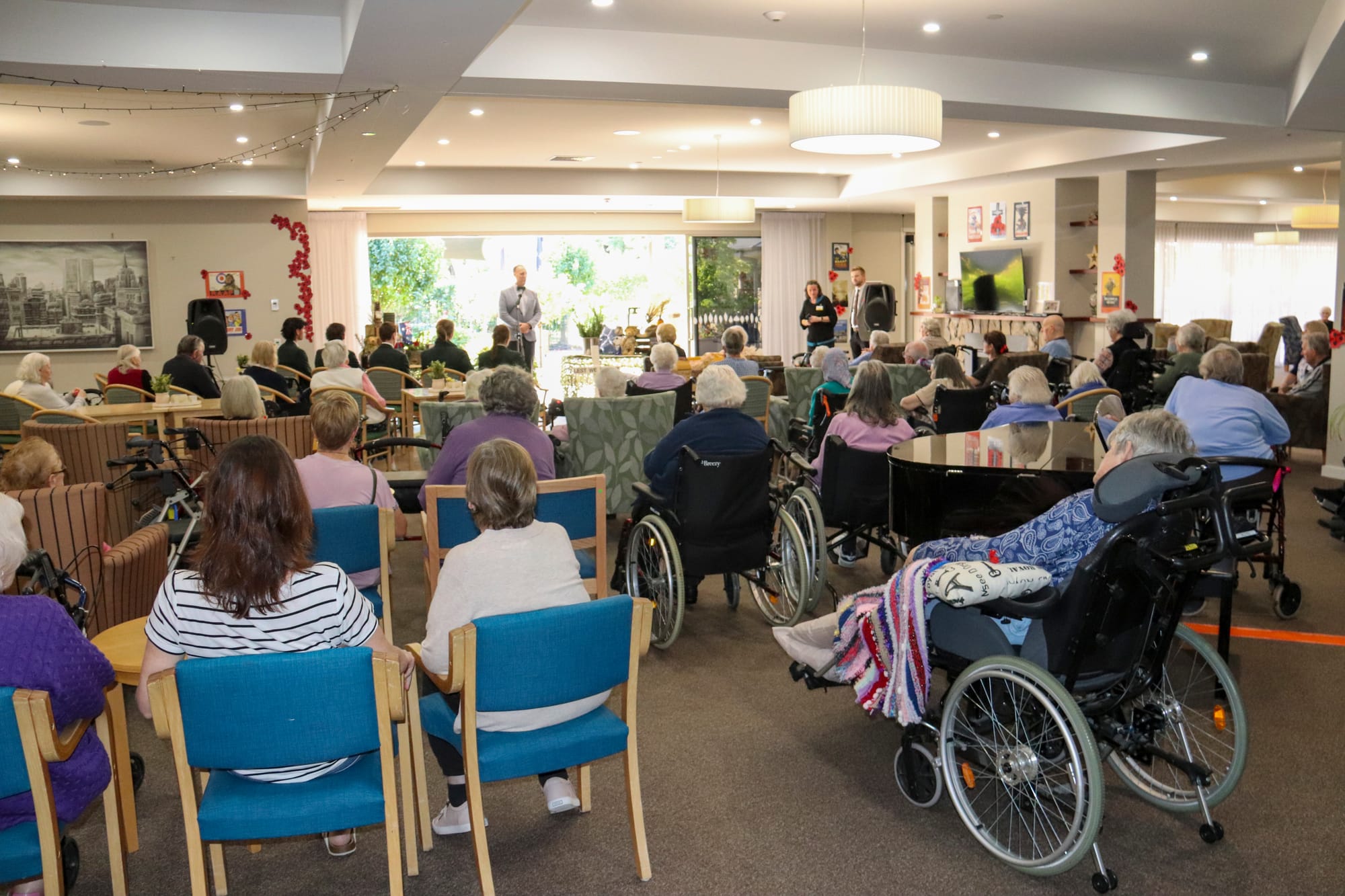 Students make Anzac special for aged care