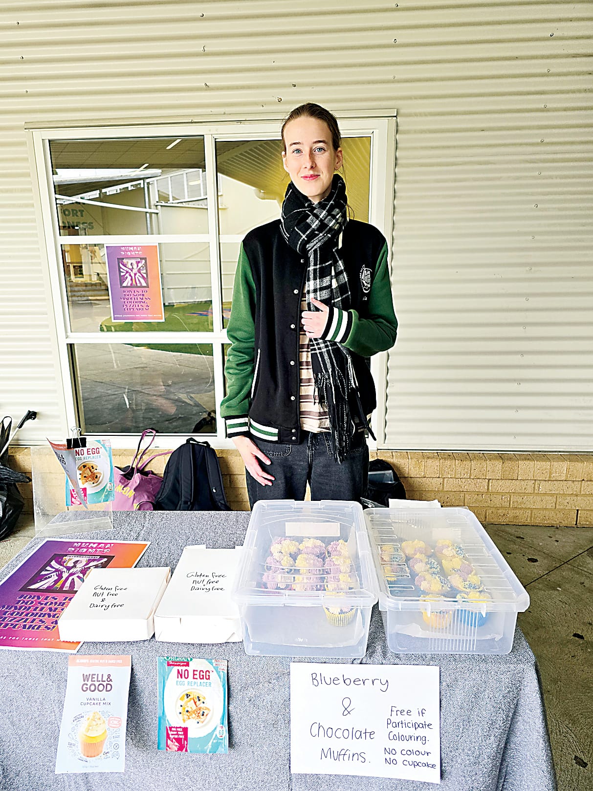 Sofia Jamieson gives out free cupcakes to those who participated in a mindful moment.