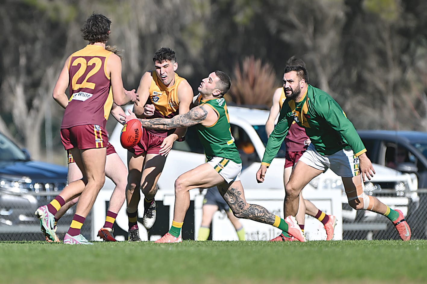 Late collapse hurts Hawks against top of the ladder Parrots