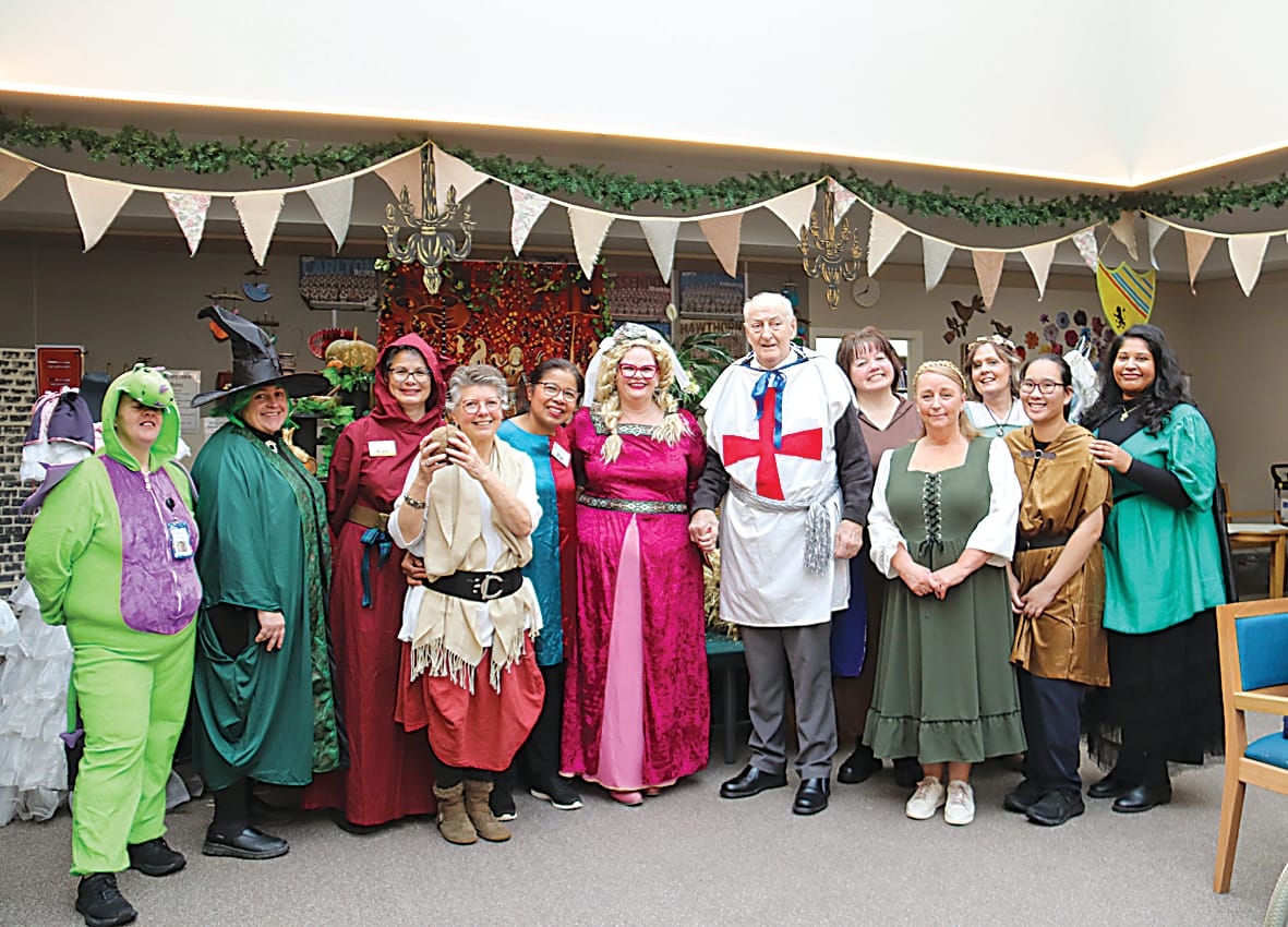 Medieval themed dress ups at Abbey Gardens