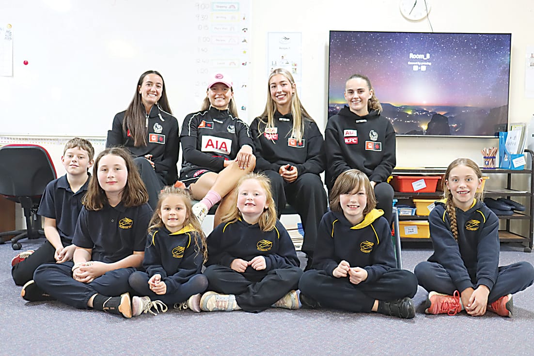 Magpies make mates in Warragul