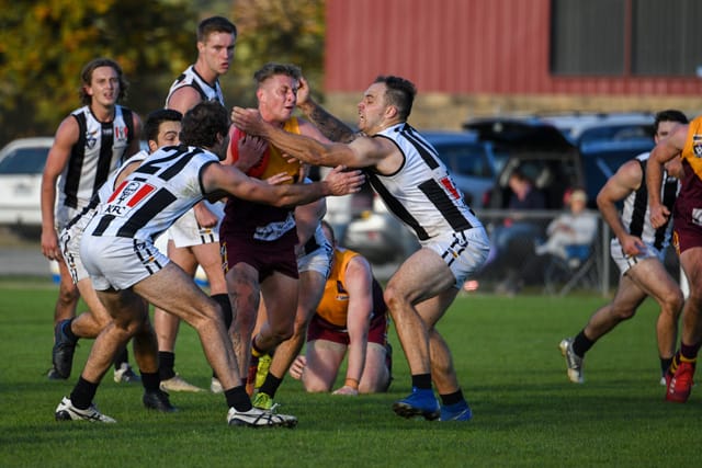 Football GFNL Drouin Vs. Sale (Seniors) - 08.05.2021