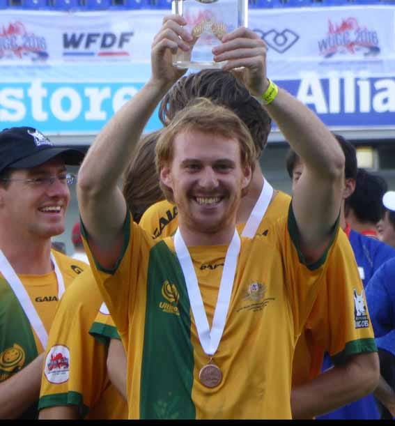 Bronze with flying disc