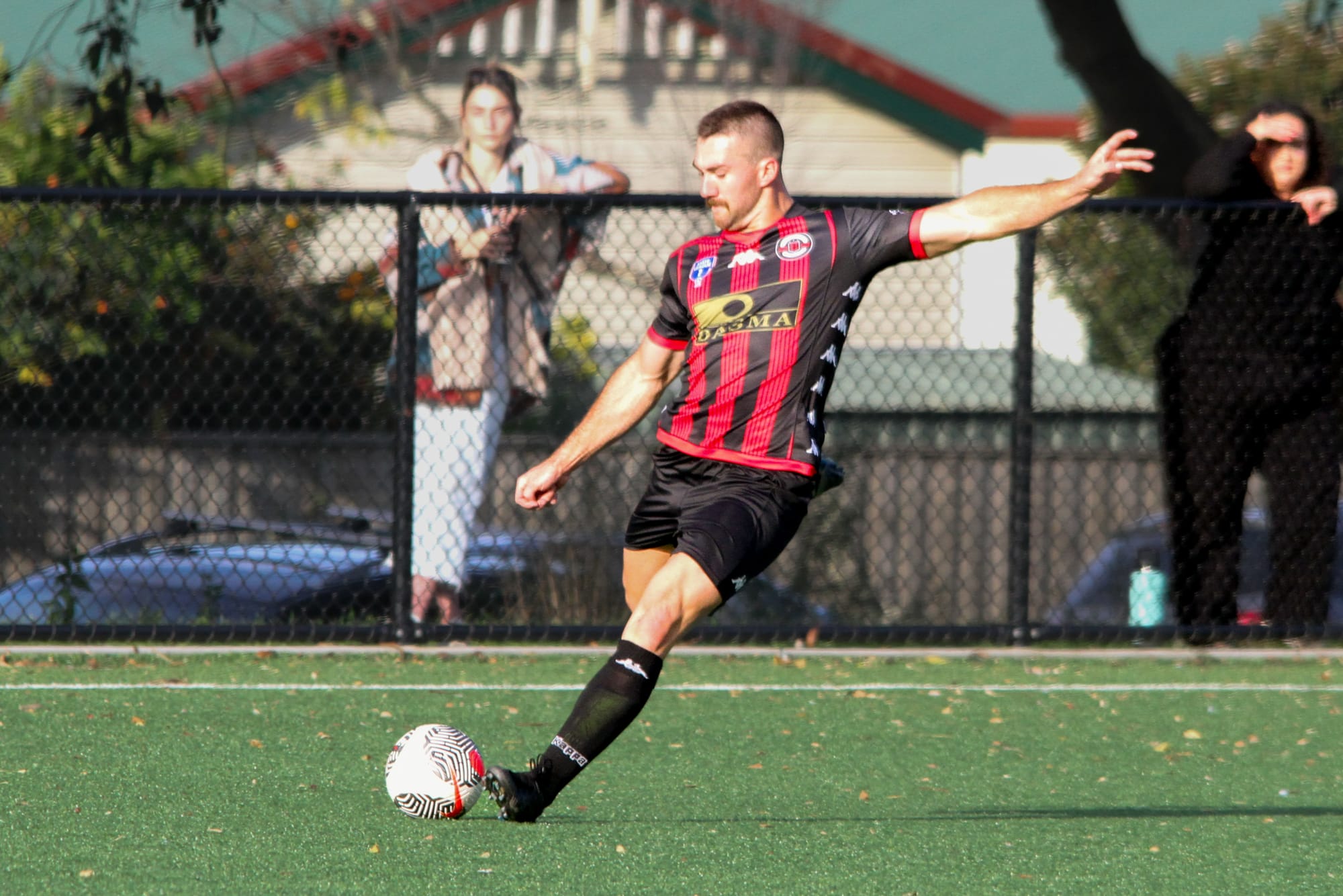 Another draw for United