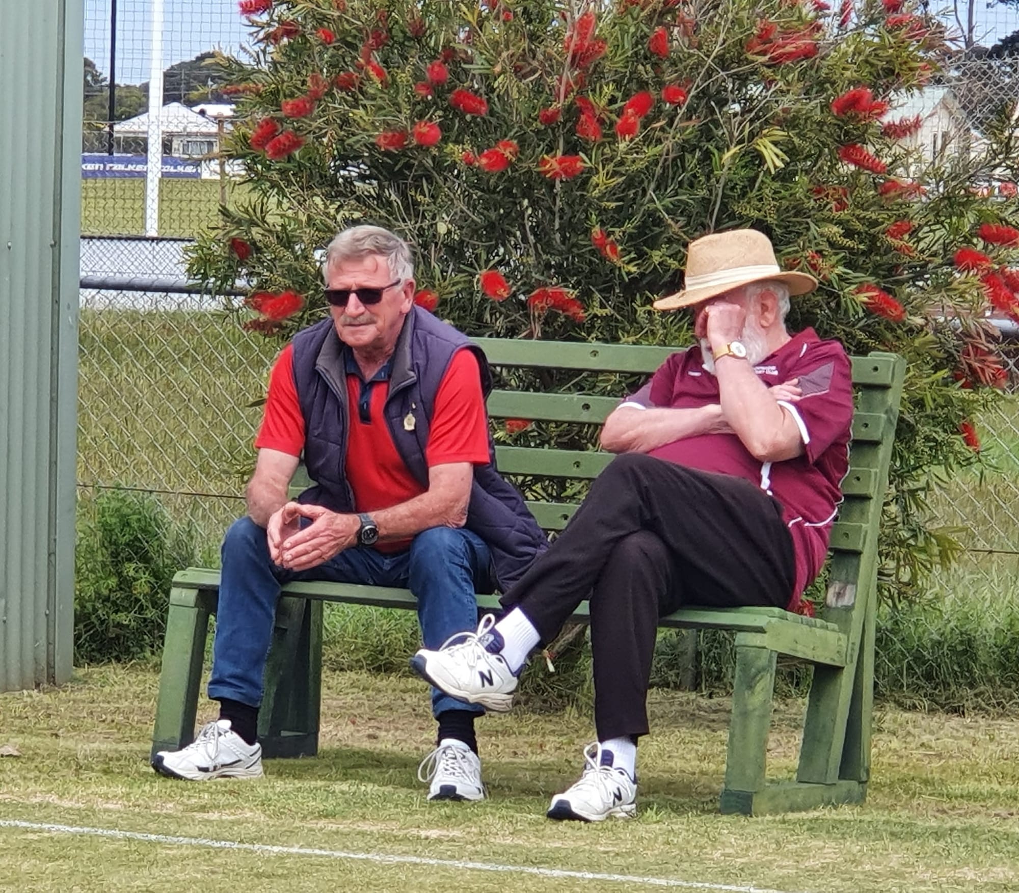 Warragul Vice President Russell Marriott chewing the fat with Wonthaggi President Gerry Kool