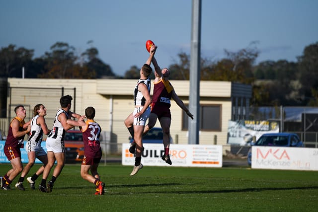 Football GFNL Drouin Vs. Sale (Seniors) - 08.05.2021