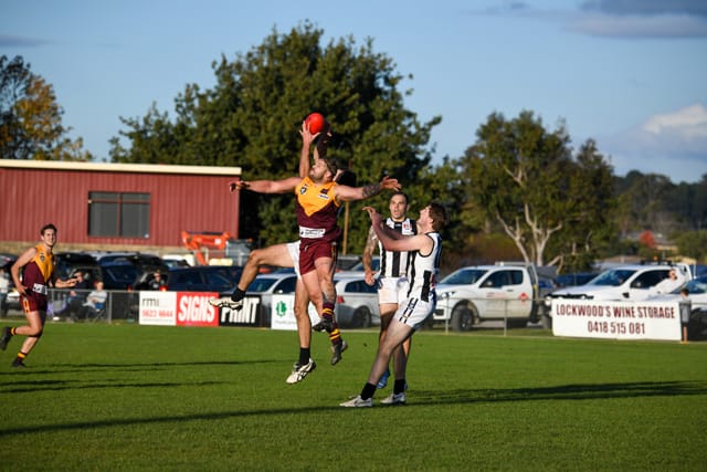 Football GFNL Drouin Vs. Sale (Seniors) - 08.05.2021