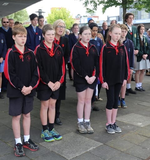 Solemn ceremony honours lives lost in war