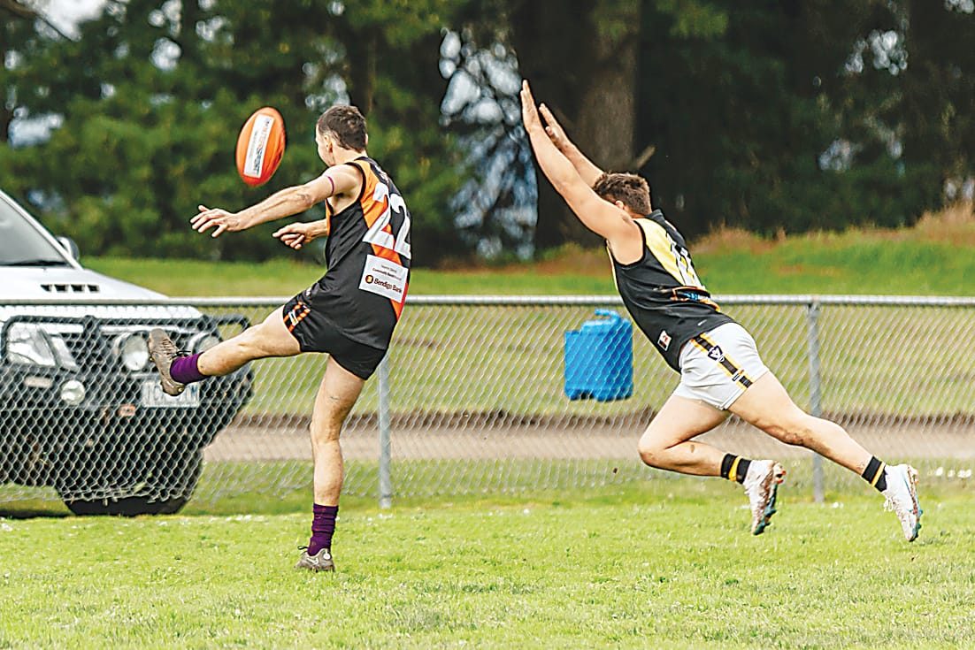 Brave Bombers fall short