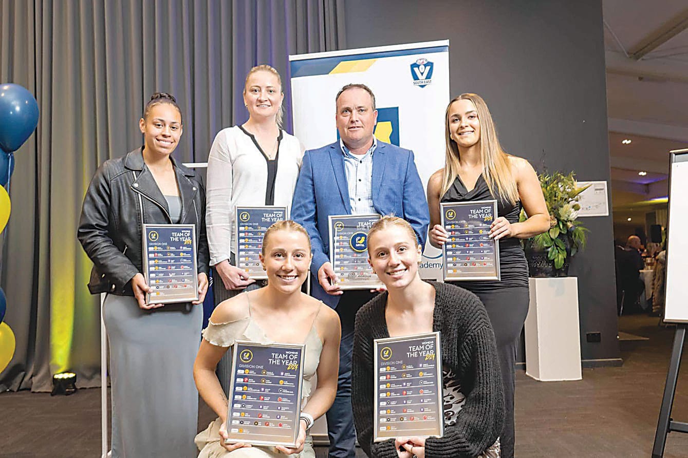 Dusties clean up awards