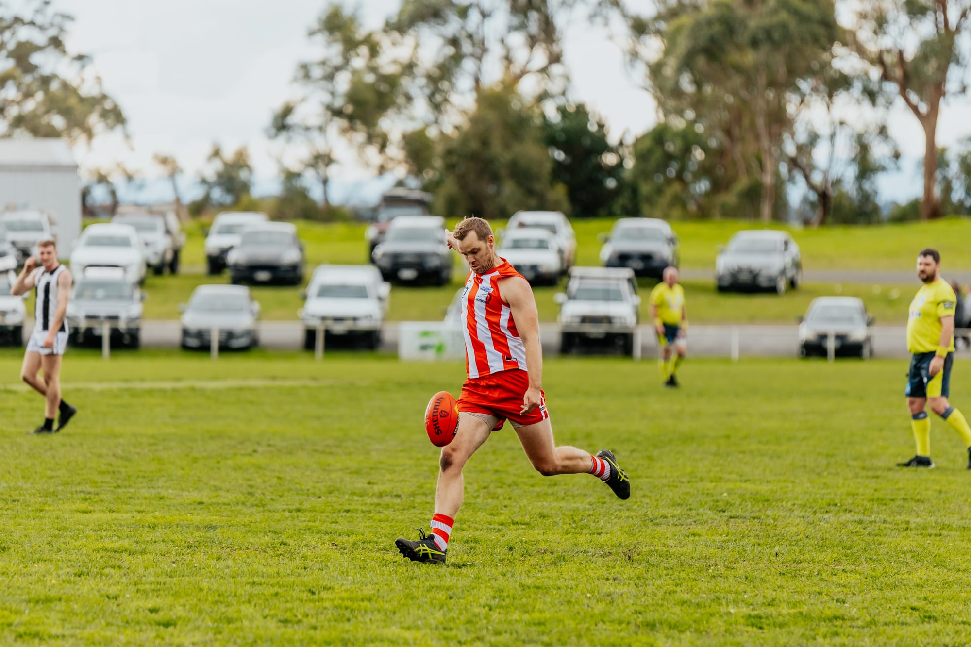 Finals hopefuls meet in EDFNL football