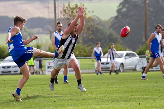 Football MGFL Thorpdale v Yinnar Seniors - 10042021 