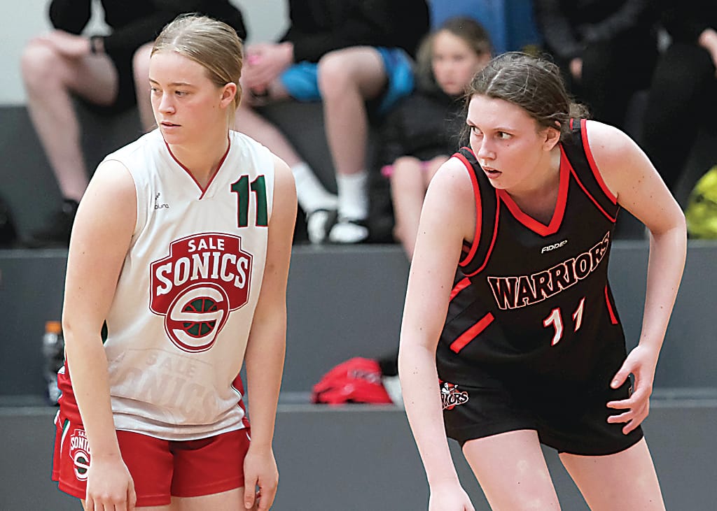 Warriors take on Sonics on "Super Sunday" basketball