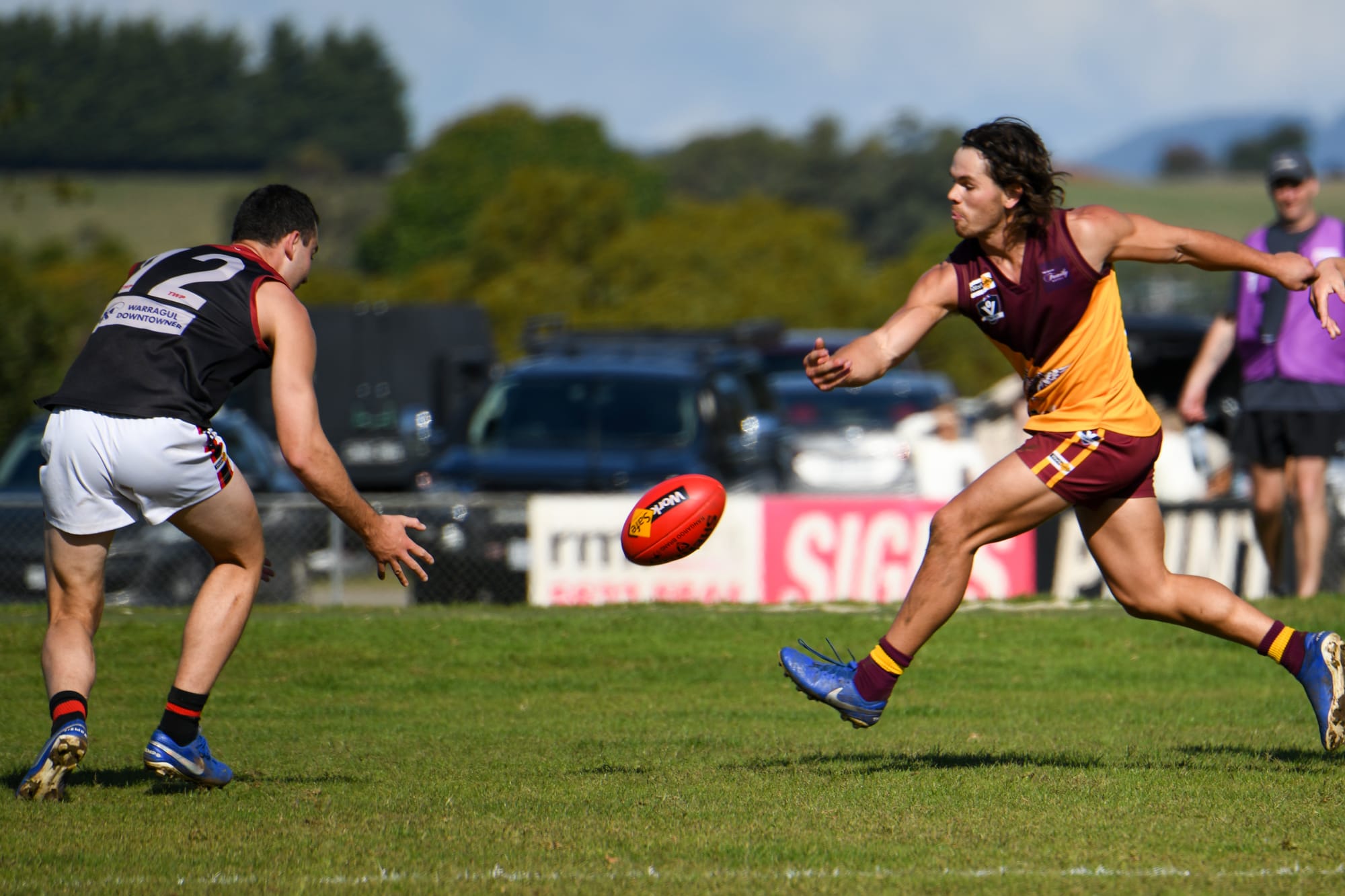 Gulls hold off Hawks