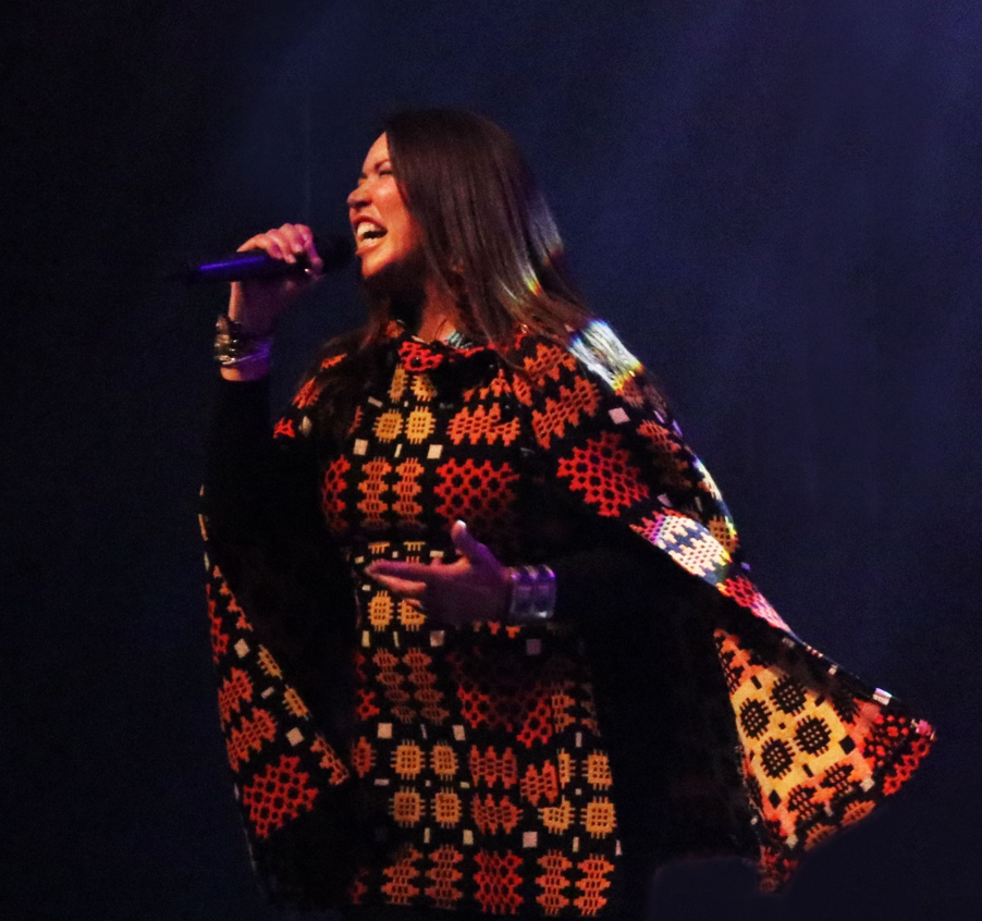 Toni Childs presents new and old