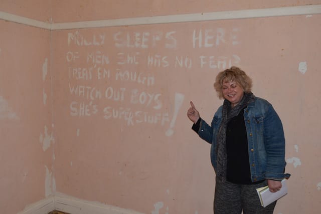  House with old messages