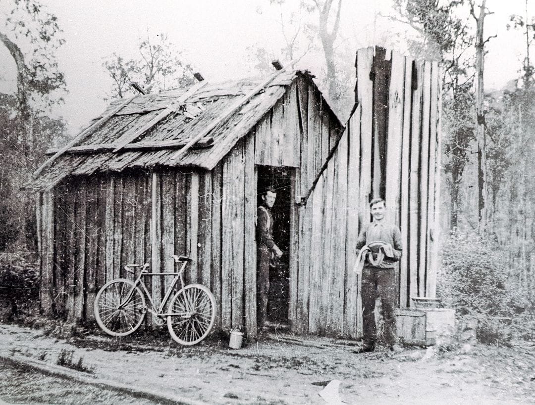 Snapshot of the past: bush bark hut