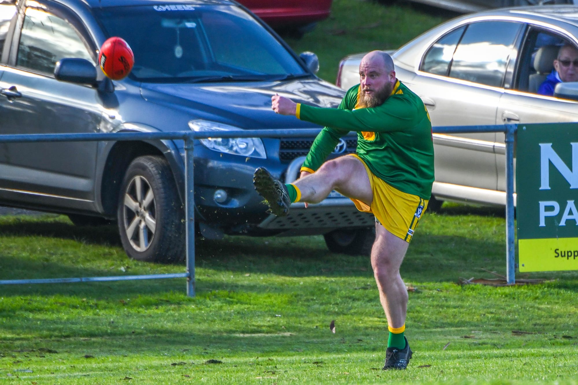 Sharks run over Rovers in Mid Gippsland footy