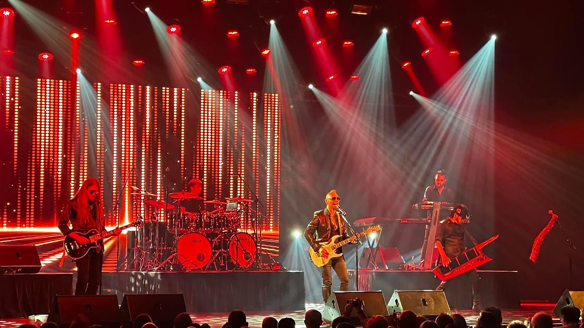 Pseudo Echo hit WGAC