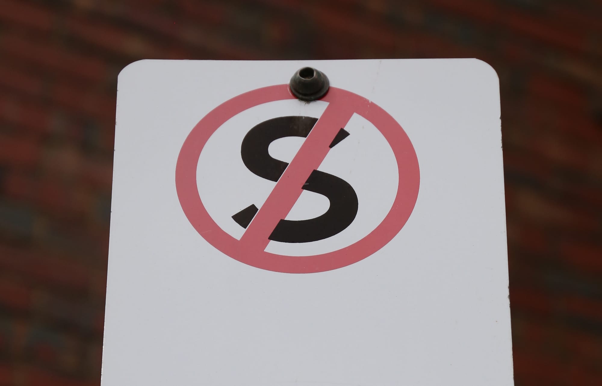 Shocked parents criticise parking fines outside schools