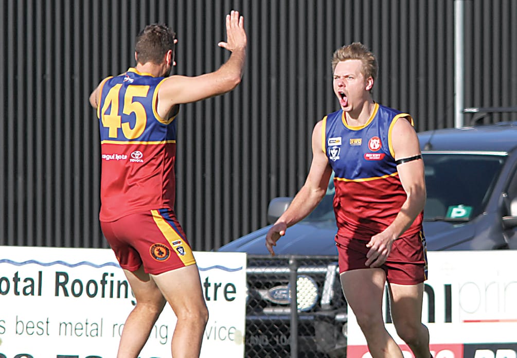 Dazzling Dusties batter Bulldogs