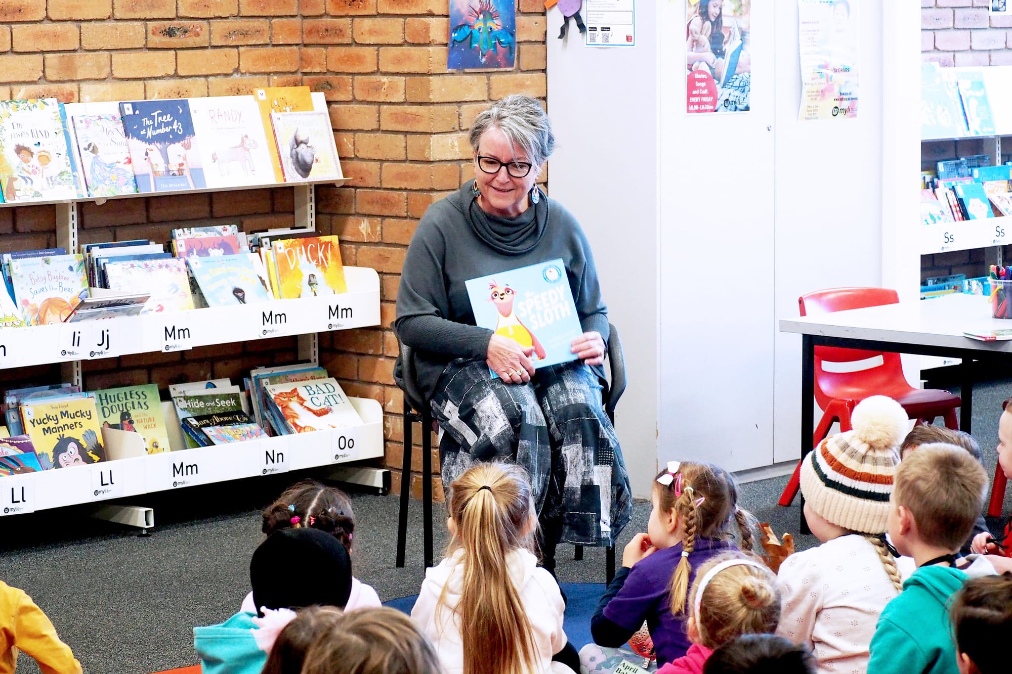 Baw Baw Shire mayor Annemarie McCabe visited Warragul Library to read 
