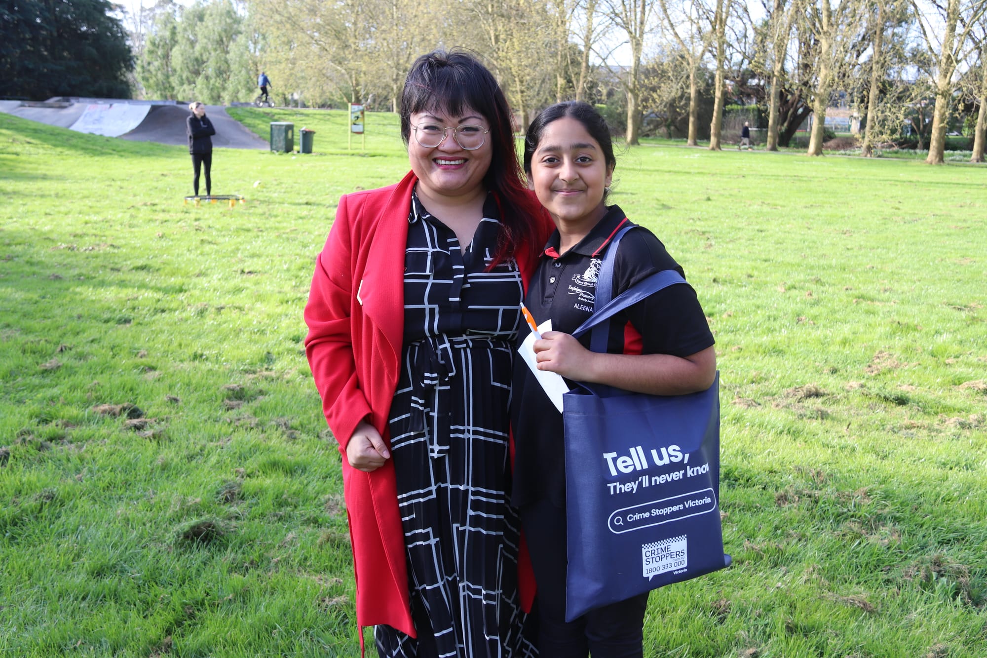 CCG Business development manager Den Lim with Yarragon primary school student Aleena Khan