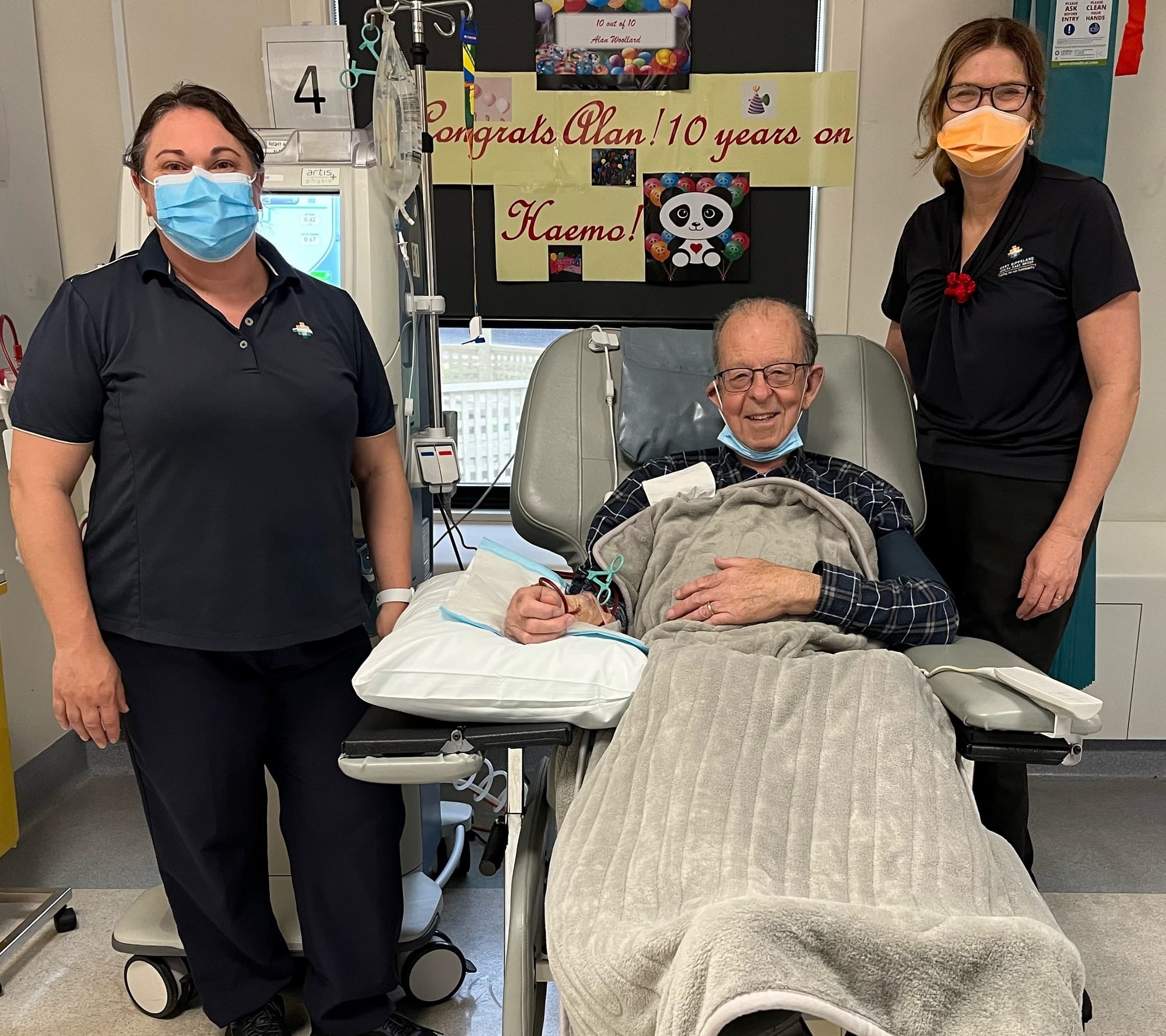 Alan celebrates ten years of haemodialysis