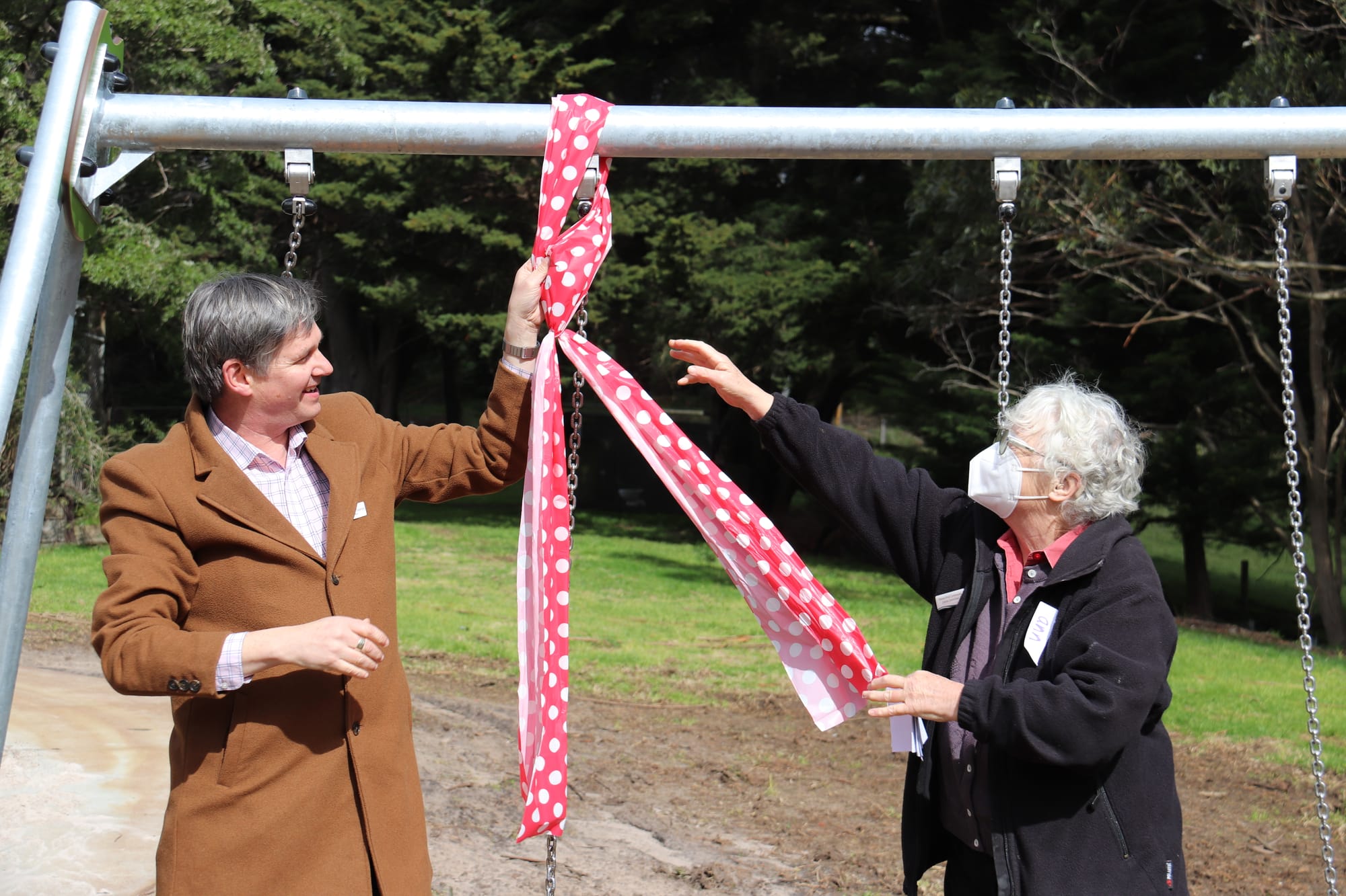 Tetoora Road community swings into new outdoor area