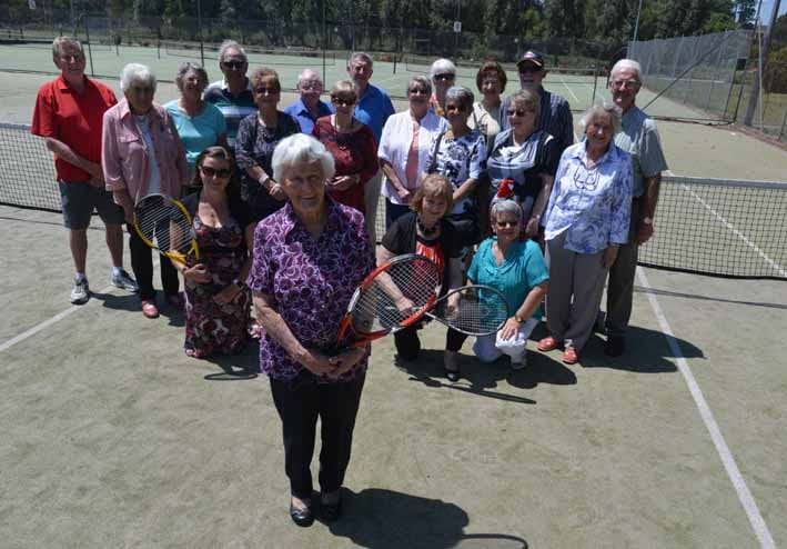 Elva still holds court