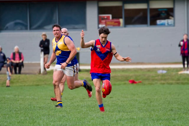 Football EDFL Seniors Buln Buln v Ellinbank - 24042021