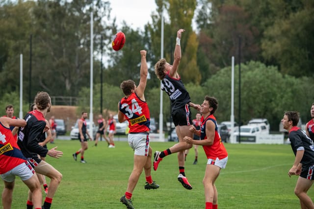 Football- Warragul Vs Bairnsdale (Seniors) 10-04-21 