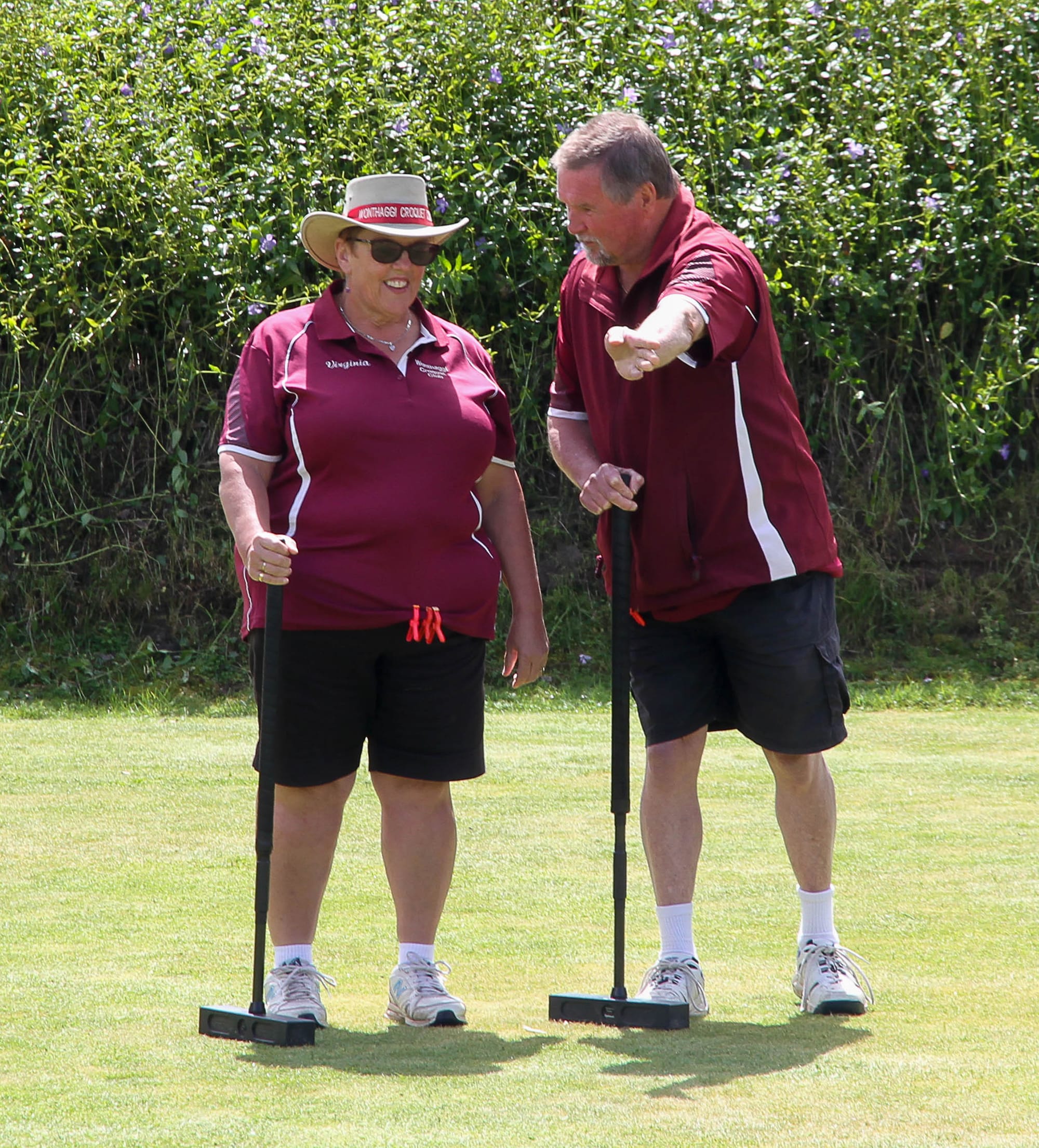 Wonthaggi's Neil Warburton and Virginia Wheeler take a look at how their match is progressing.