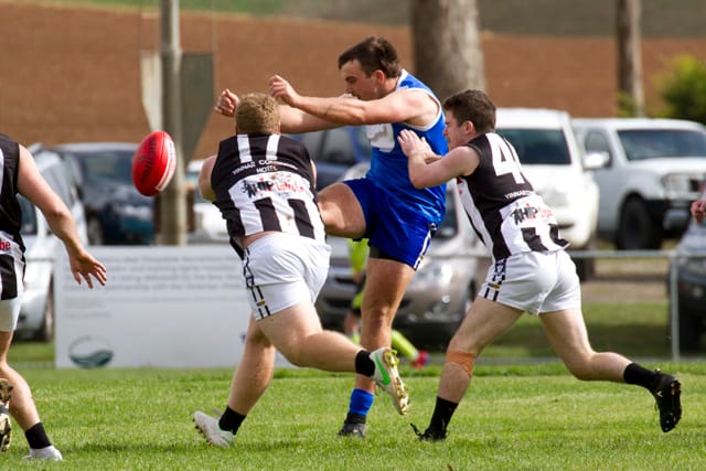 Football MGFL Thorpdale v Yinnar Seniors - 10042021 