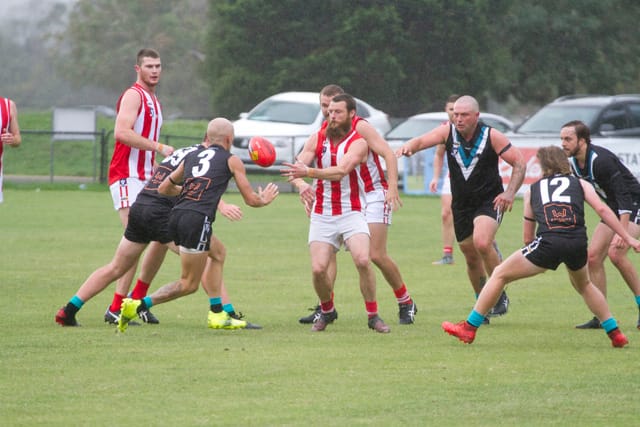 Football EDFL Yarragon v Trafalgar Seniors - 10042021 