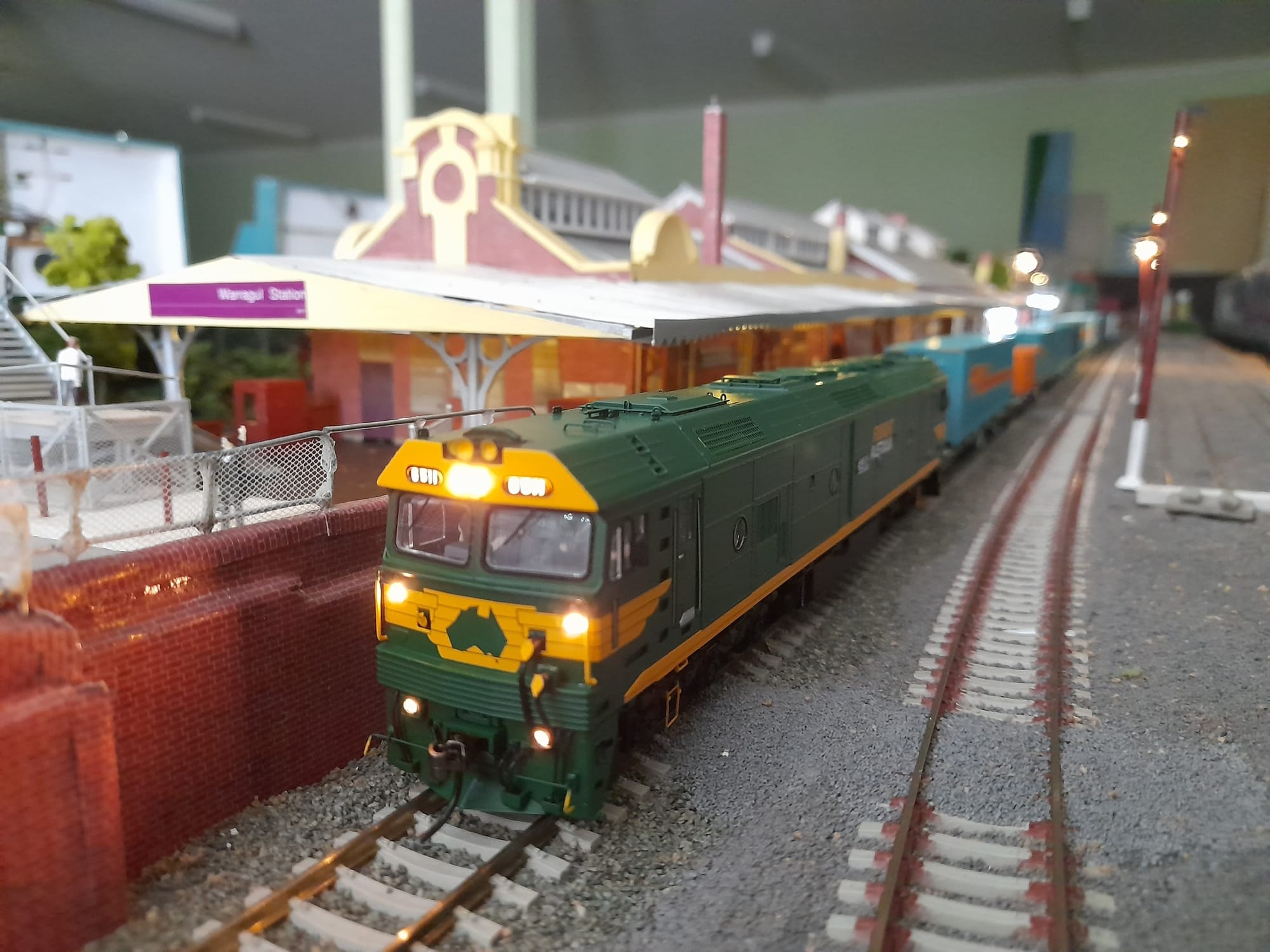 Model trains chug into Warragul