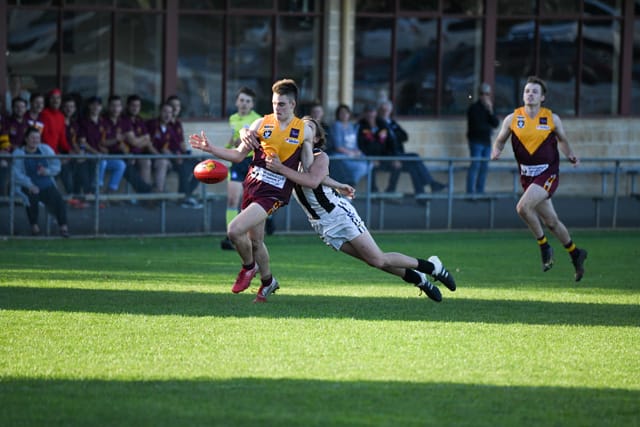 Football GFNL Drouin Vs. Sale (Seniors) - 08.05.2021