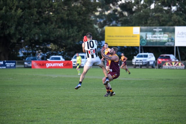 Football GFNL Drouin Vs. Sale (Seniors) - 08.05.2021