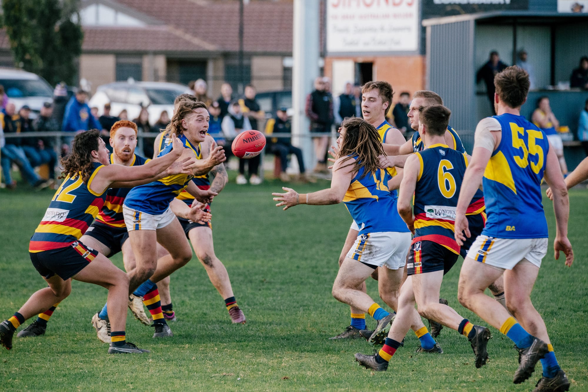 Eagles squeeze past Crows