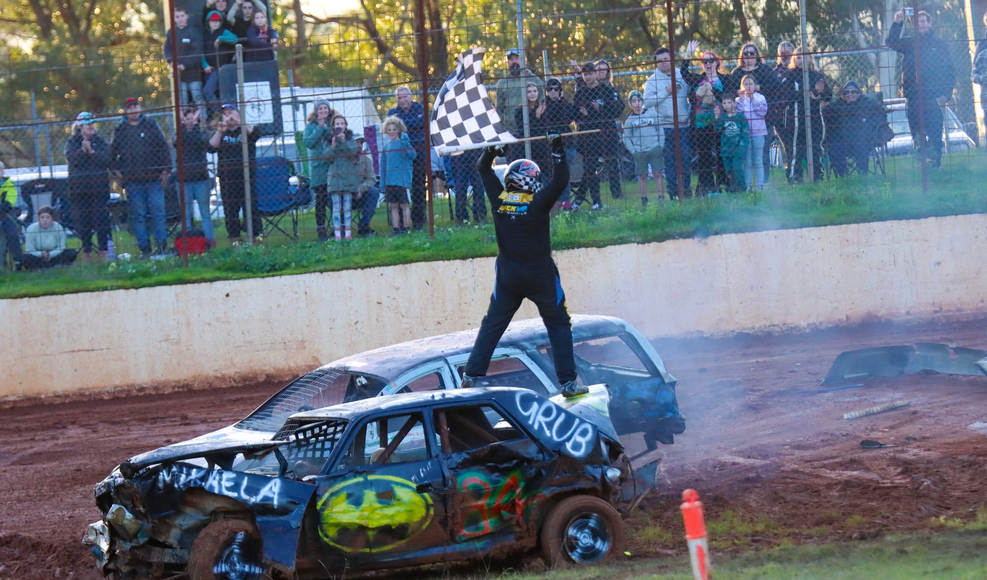 Bumper crowd as Drouin speedway ends season