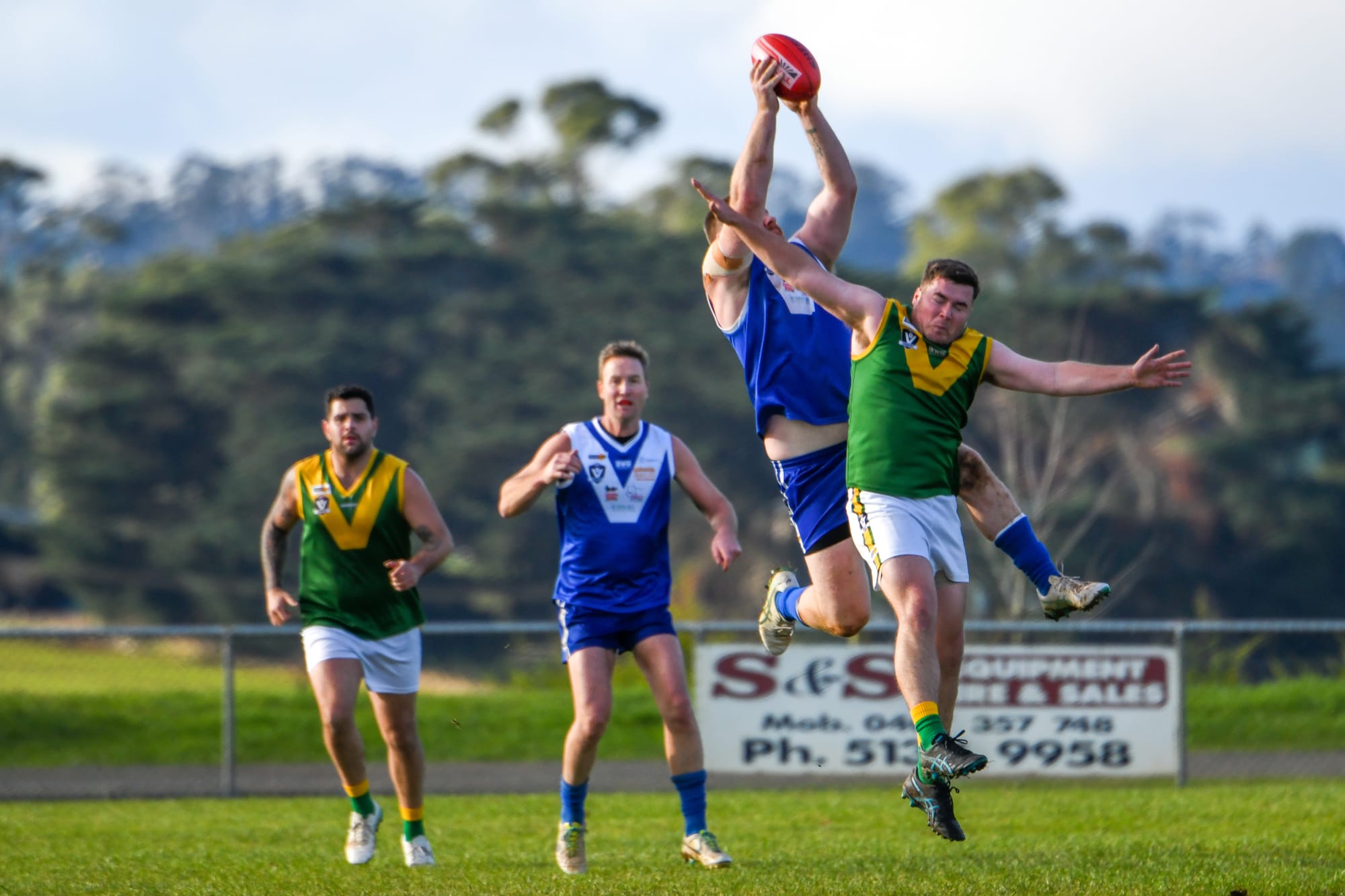 Blues outgun Rovers in local Mid Gippy clash