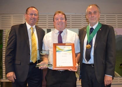 Mick wins citizen award