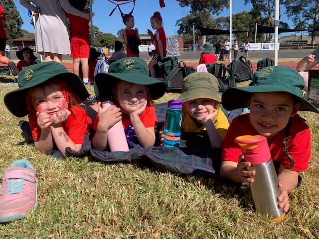 Having some time out and a cold drink are Hart, Eva, Nicole and Lia.