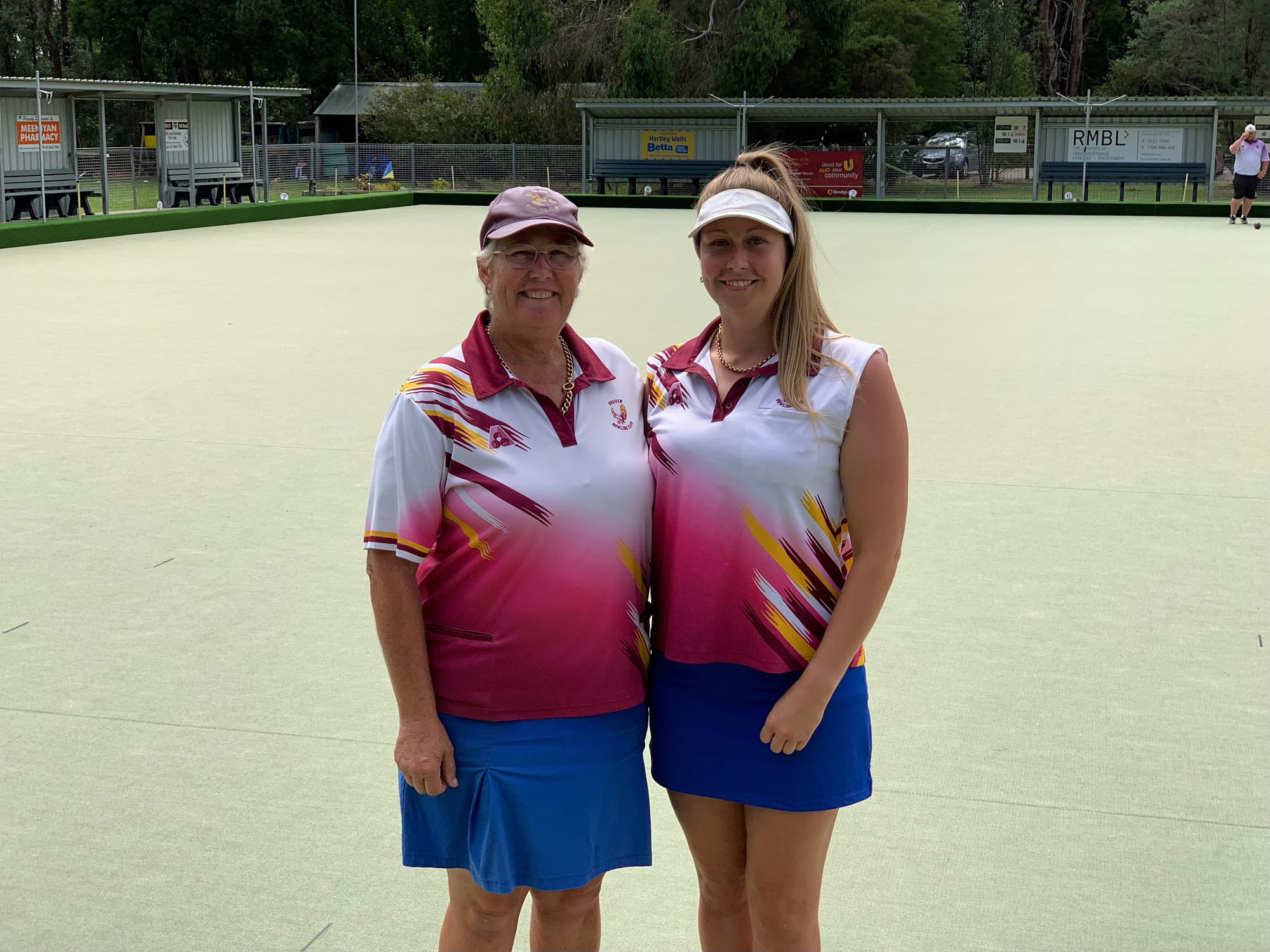 Family bowls to titles