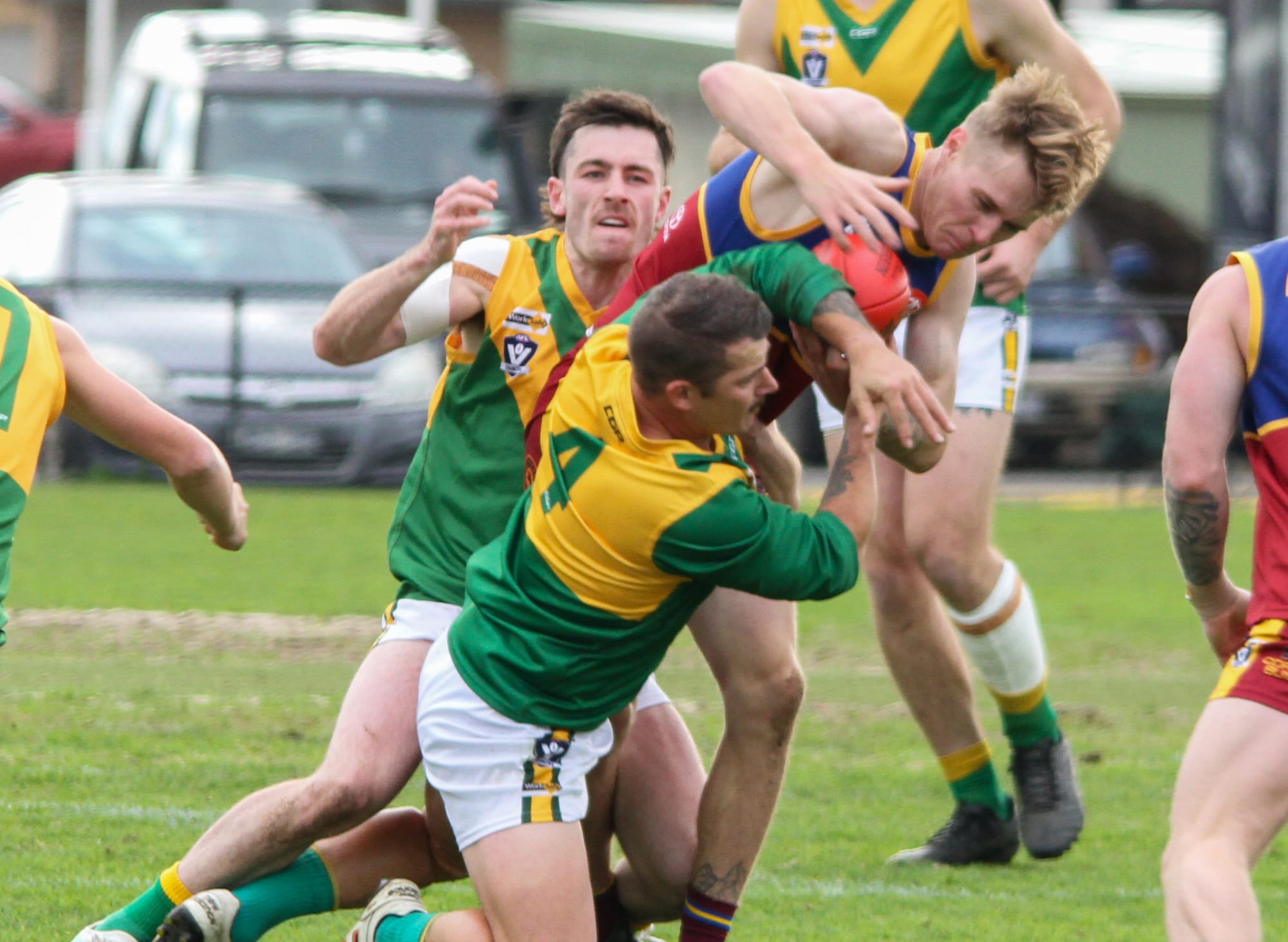 Undermanned Dusties hold off gallant Stars