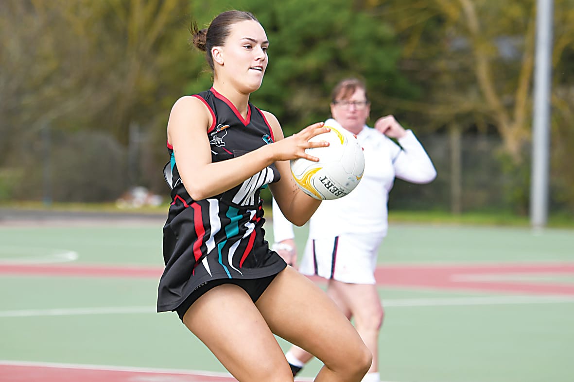 Three wins for Gulls