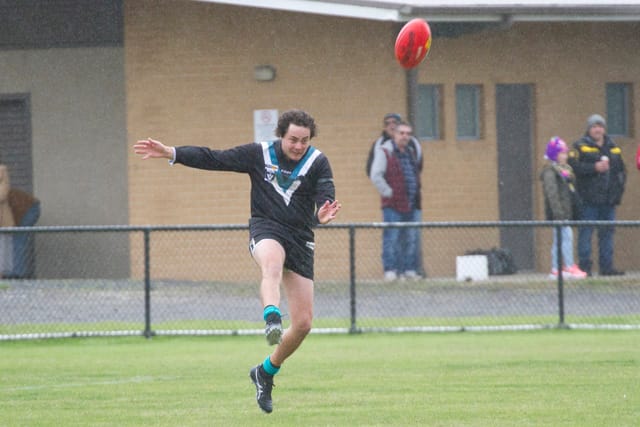 Football EDFL Yarragon v Trafalgar Seniors - 10042021 